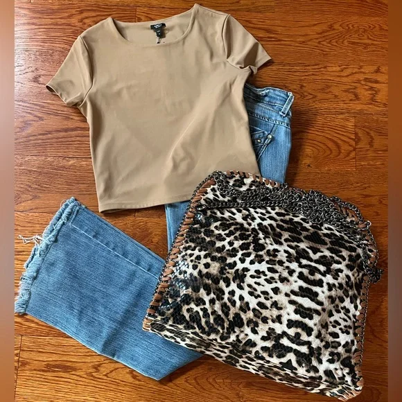 Express Body Contour High Compression Smooth, Sculpt, Define Shirt Size M - Picture 7 of 9